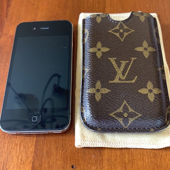 Authentic Louis Vuitton iPhone 5 hard case with original pouch and box and tags - Picture 11 of 12